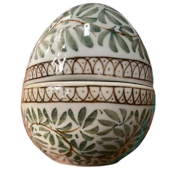 Vtg Egg-shaped handpainted made in Thailand ceramic floral fancy trinket box - Picture 5 of 12